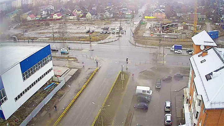 Онлайн веб-камера на перекрёстке Чапаева - Пархоменко